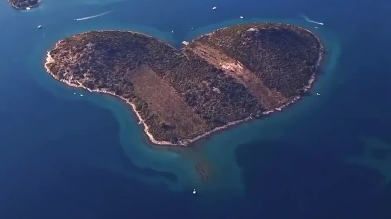 CROATIA’S UNIQUE HEART SHAPED GALESNIAK ISLAND