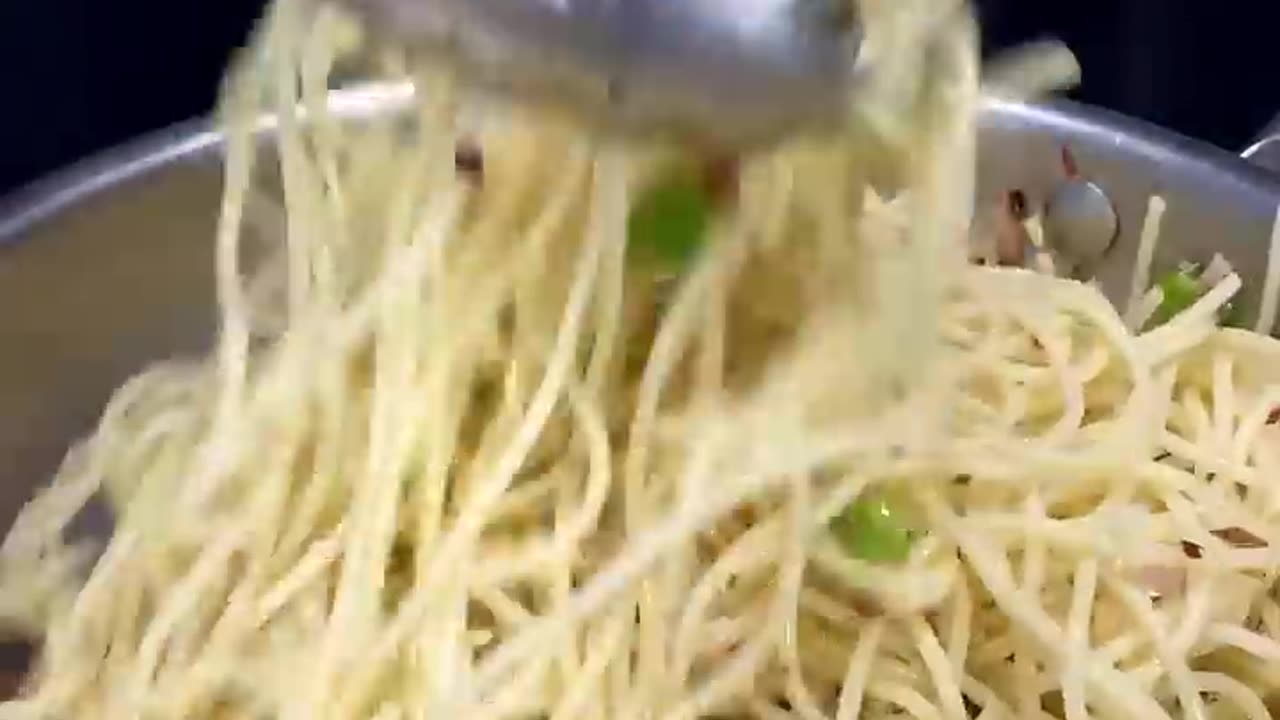 ASMR Cooking Video_ White Sauce Spaghetti #shorts #food #asmr #whitesaucespaghetti #indianasmrworld