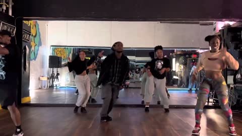 Wall To Wall by Chris Brown (choreography)