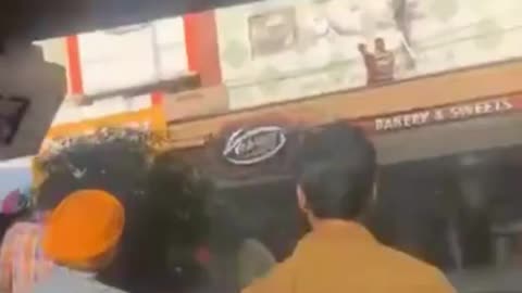 Thar driver got uncontrollable