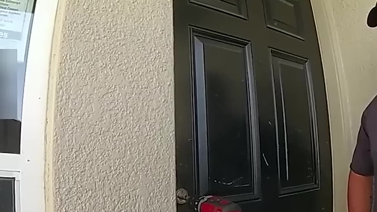 Cops Evicted The Wrong House And The Owner Was Afraid