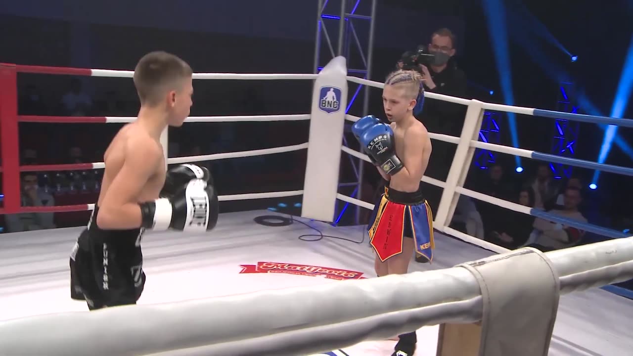 U-12 Knockout kicboxing