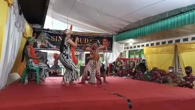 Topeng dance