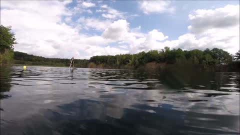 Tauchen im großen Ammelshainer Steinbruchsee, Sachsen, Deutschland