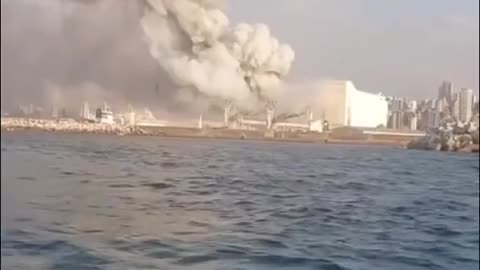 USA bombing Beiroet. This is CIA Regime change.