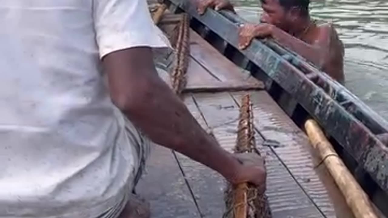 Fishing is a novel technique that only people in Bangladesh can do❤️❤️❤️