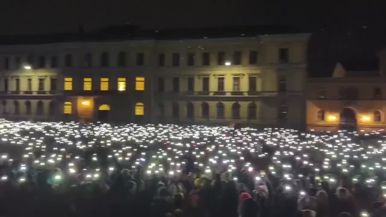 «Все вместе против фашизма» скандируют люди в Лейпциге, Германия