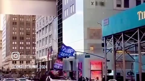 🇺🇸 Spotted in NYC 🫠🤣🇺🇸
