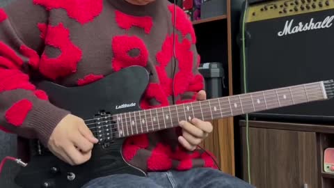 latitude headless guitar