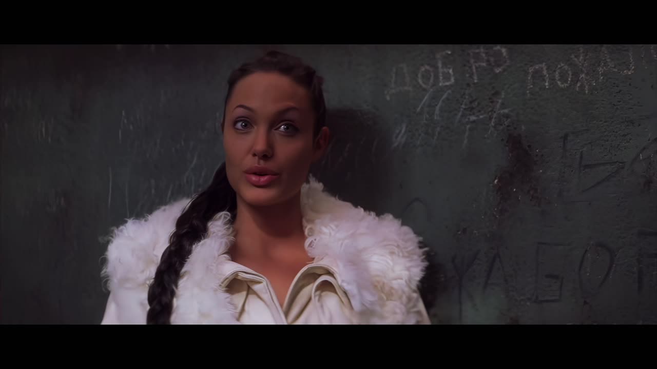 Angelina Jolie Lara Croft Tomb Raider 2 scene 3 remastered 4k
