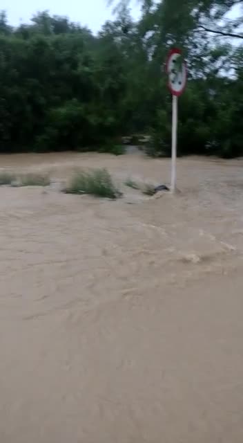 ¡Qué aguacero! Punta Canoa lanza SOS por inundaciones