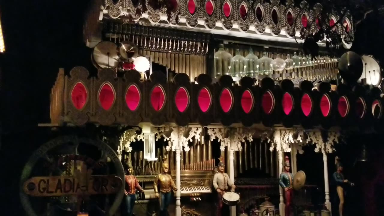 19th Century street Gladiator Calliope @ the house on the rock