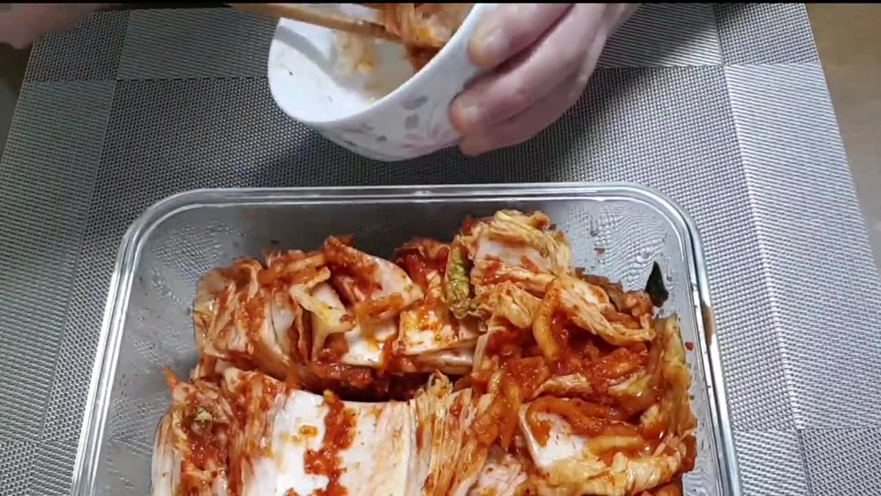 김치의 종주국은 한국이다The origin of kimchi is Korea.