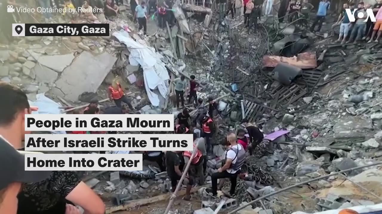 People in Gaza Mourn After Israeli Strike Turns Home Into Crater | VOA News