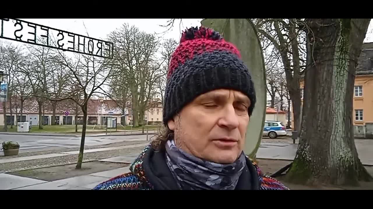 Frauen Friedensbus Demo in Rheinsberg mit Eva Rosen, Güzey und Anna am 29.12.2020