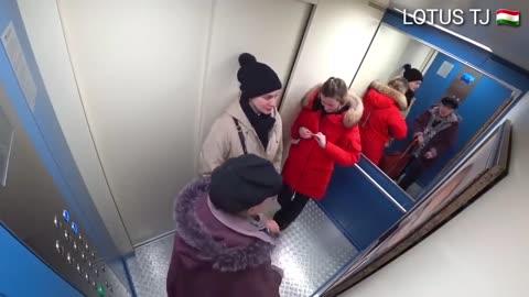 PRANK PUTIN IN THE ELEVATOR REACTION OF CITIZENS