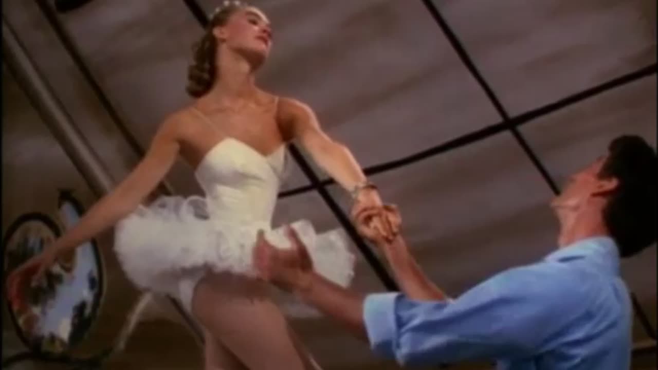 THE MOODY BLUES - WHAT AM I DOING HERE - VISION BALLET DANCERS