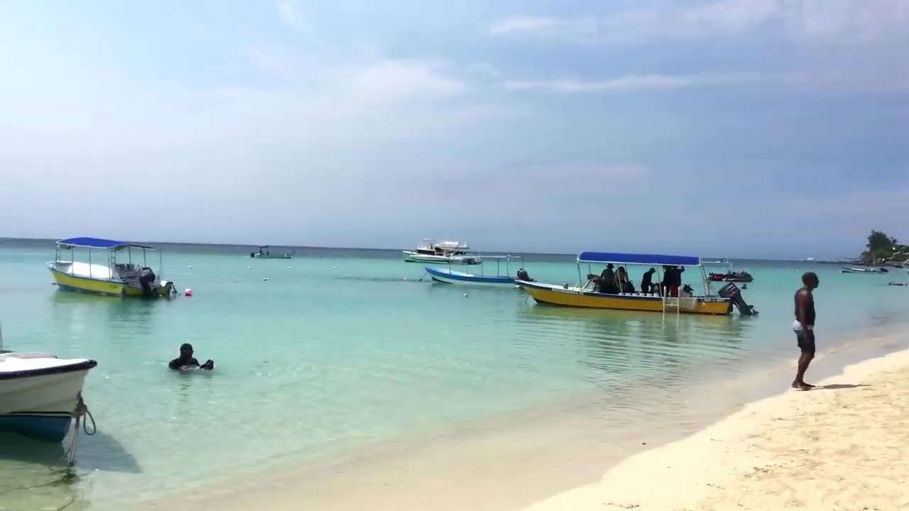 Sunset Cruise in Roatan, Honduras