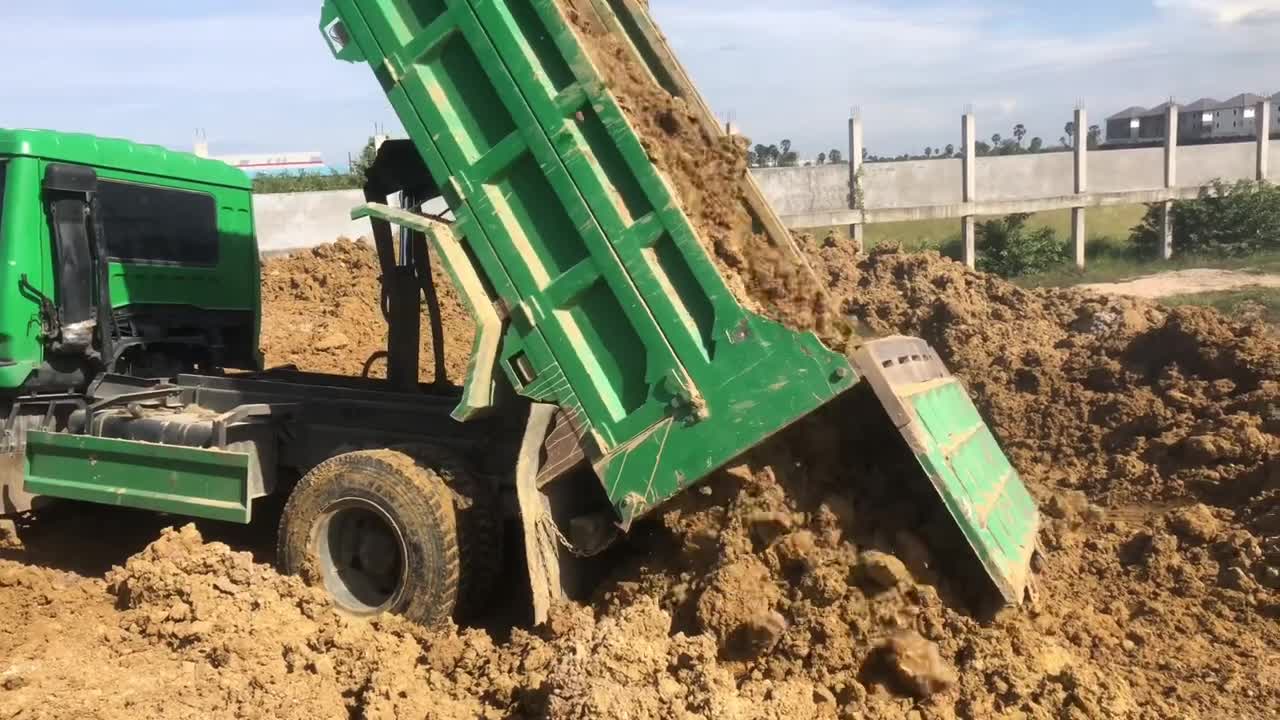 2.5Ton Dump Truck Get Stuck ,Loading Fail