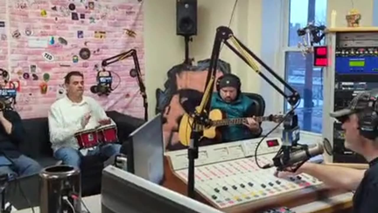 Gnarly Darling live in studio on Matt Connarton Unleashed.