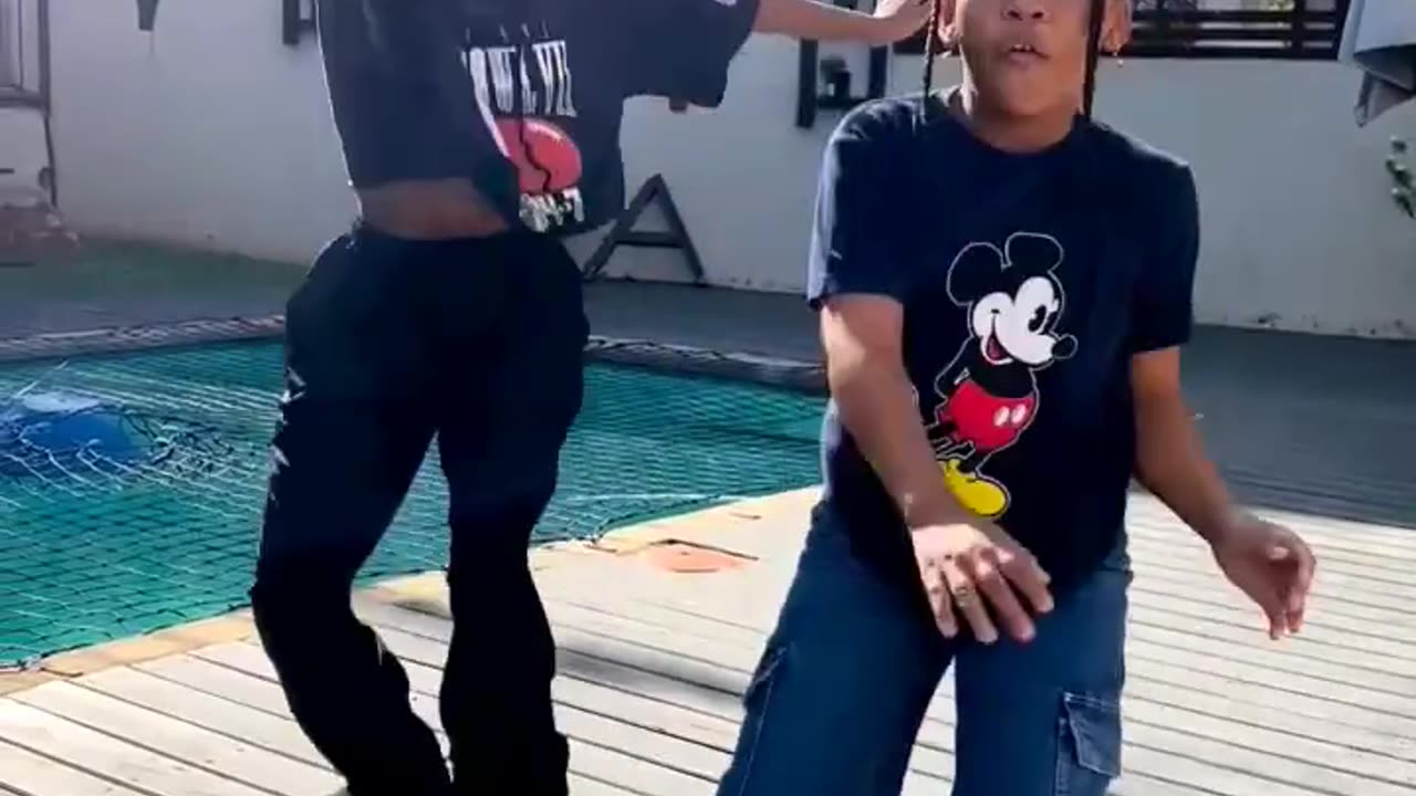 Best mnike dance video ever