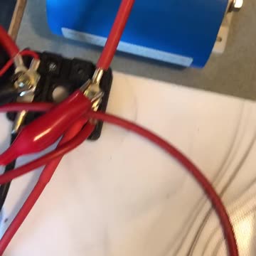 0.0w wireless close loop recharging dc power in a cap