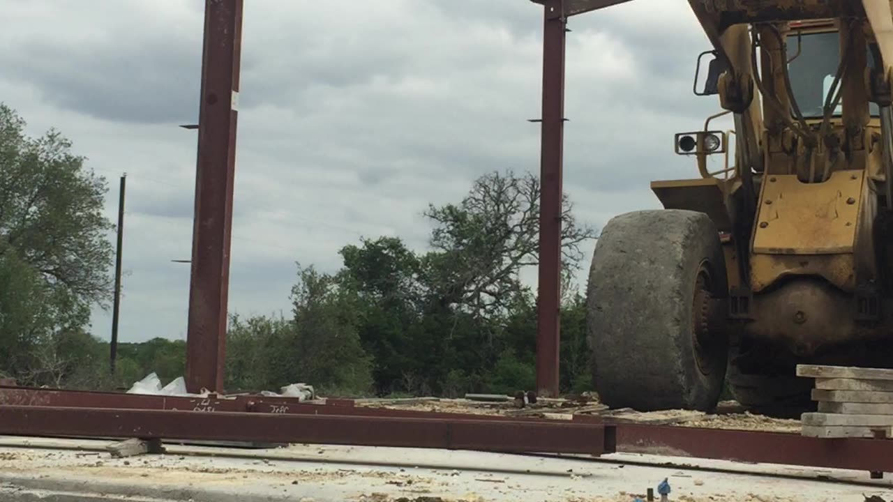 One way to erect a Mueller building by yourself- part I