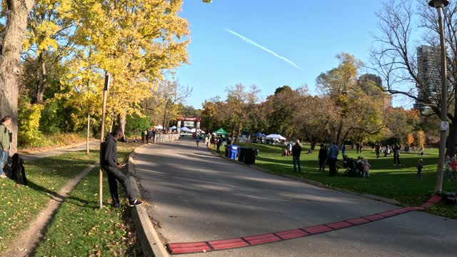 TORONTO WOMEN'S RUN SERIES 🏃‍♂️ 5 K & 8 K SUNNYBROOK PARK (Video 5 of 6 on Oct. 22, 2022)