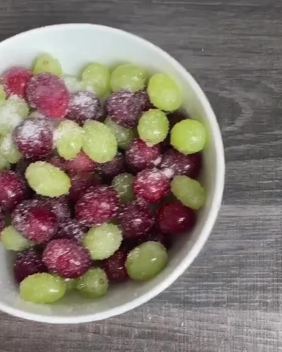 Sour patch grapes 🍇🤤