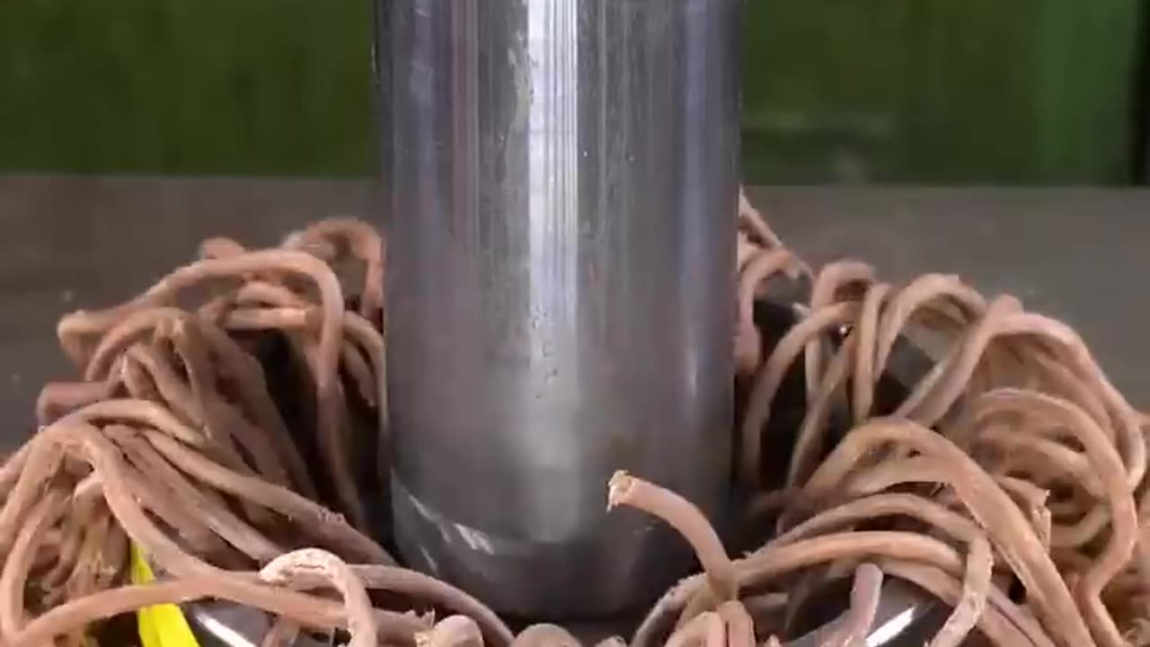 Reeses Chocolate Vs. Hydraulic Press 🫣😱🤤