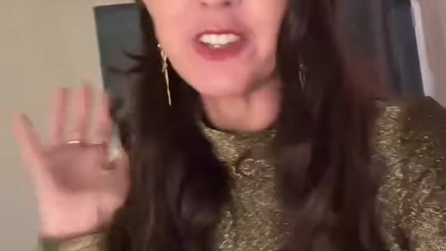 Taylor Lorenz Storms Out Of TikTok Stream After Comments Roast Her