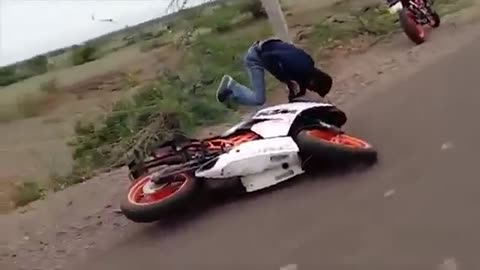 funnt bike accident