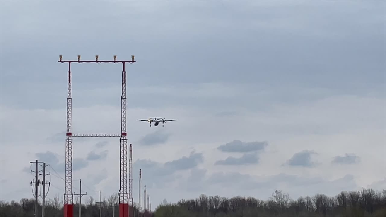 Dash 8 at YOW (Ottawa International Airport)