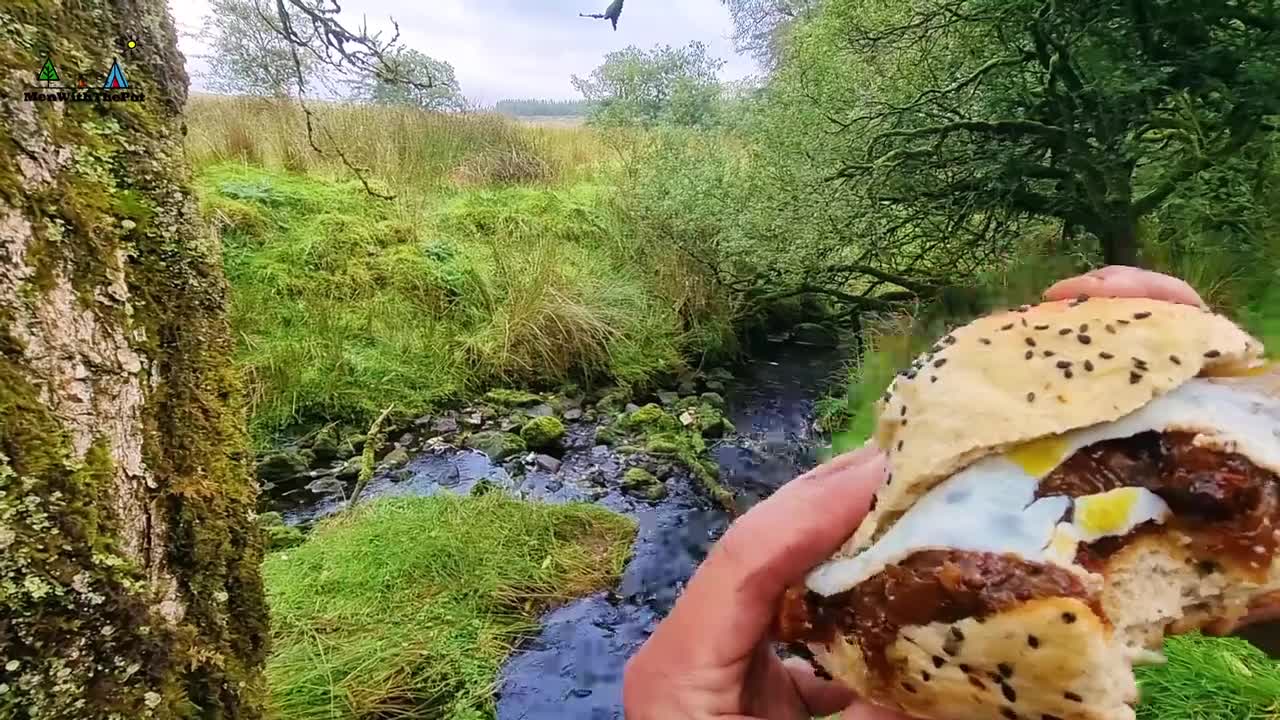 The best burger with ribs and thin scrambled eggs! You won't find such a burger anywhere