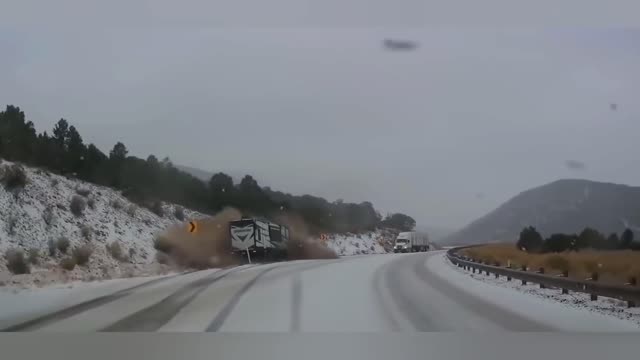 TRUCKS SMASHING INTO BRIDGES- IDIOT TRUCK DRIVERS, CRAZY TRUCK DRIVING FAILS 2022