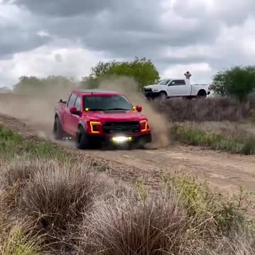 Ford Raptor full send!