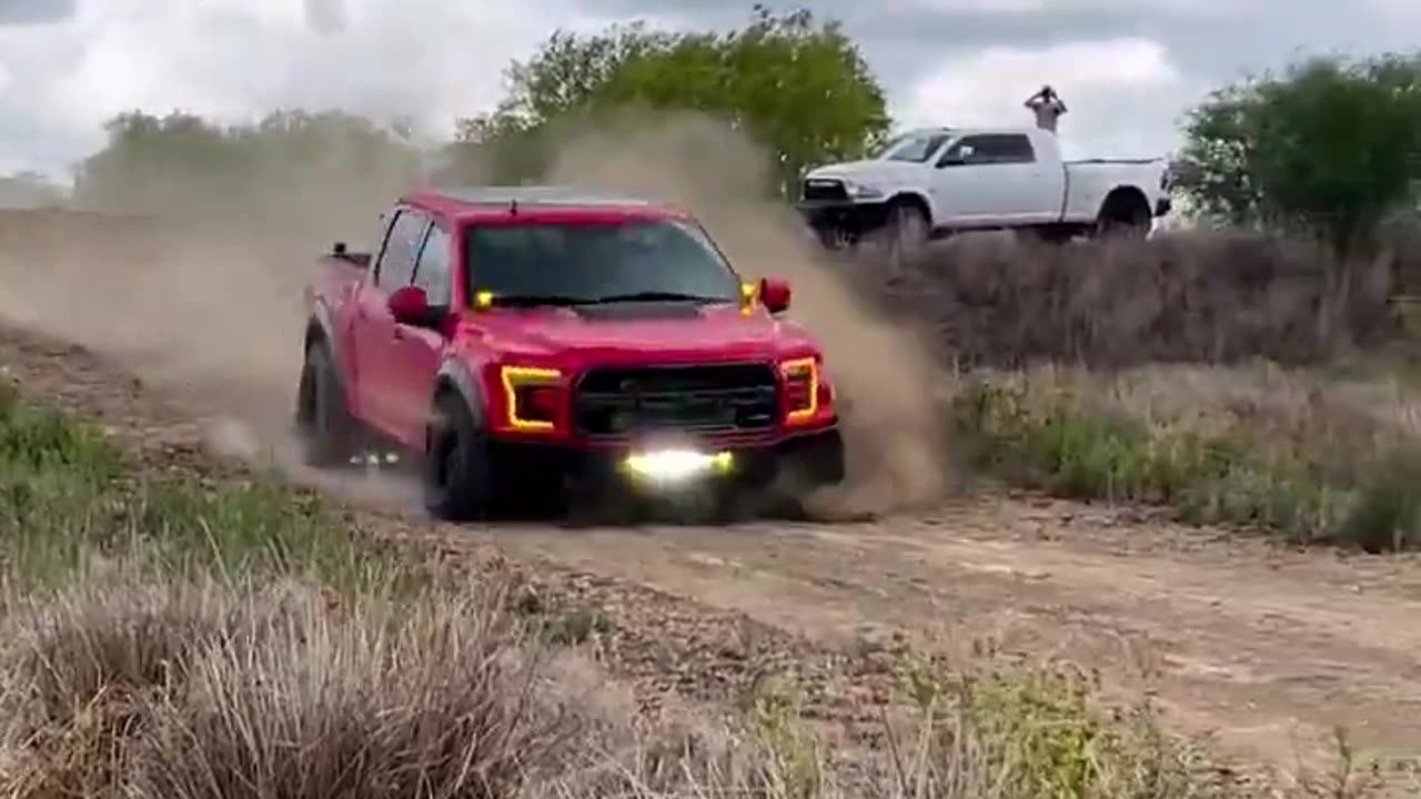 Ford Raptor full send!