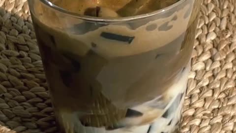 Try this recipe for an iced latte that’s delightfully bouncy, refreshing, and not too sweet 😋