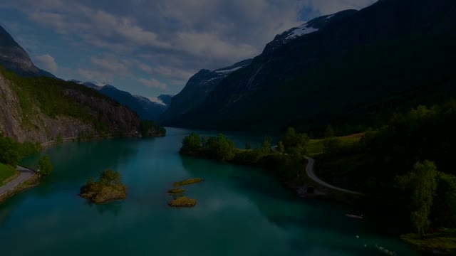 Incredibly atmospheric Beautiful music! RELAX THE BEST !!!