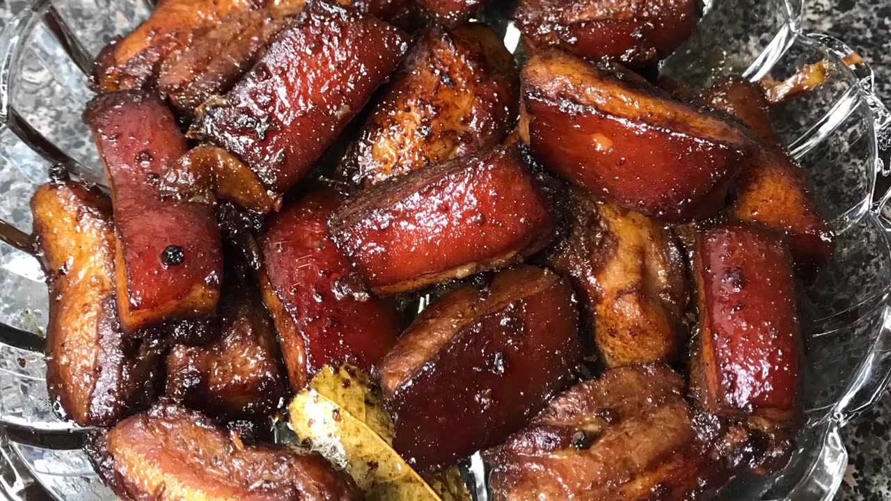 "How to Make the Ultimate Pork Adobo: A Flavorful Filipino Classic"