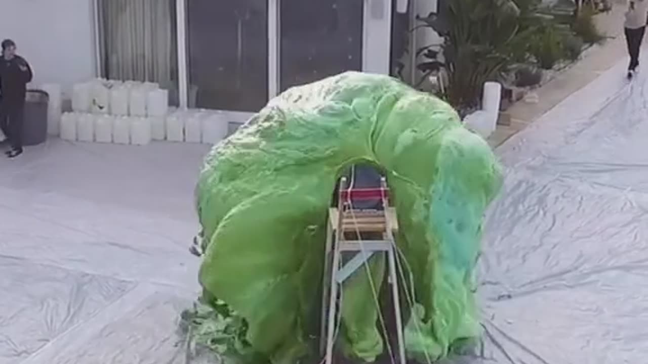 Worlds Largest Elephant Toothpaste experiment