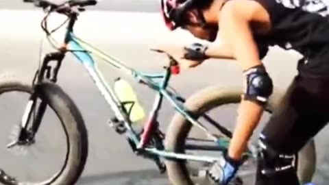 Funny cycle accident (1080p)