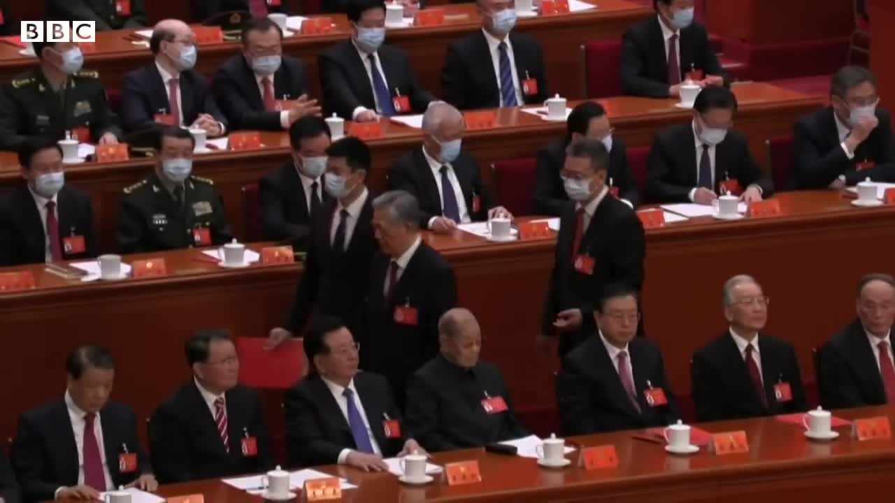 Chinese ex-president Hu Jintao escorted out of congress - BBC News