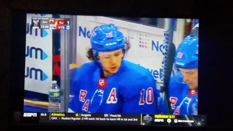 East 1st Round Game 4 - NJ vs NYR - Rangers Tied 1-1