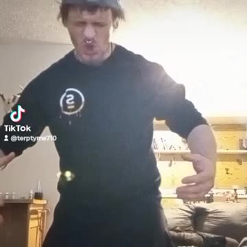 MudVaYnE - Not Falling. Un Micd Scream 😱 to