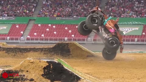 Monster Jam Extended Highlights - Crazy Monster Truck Crash