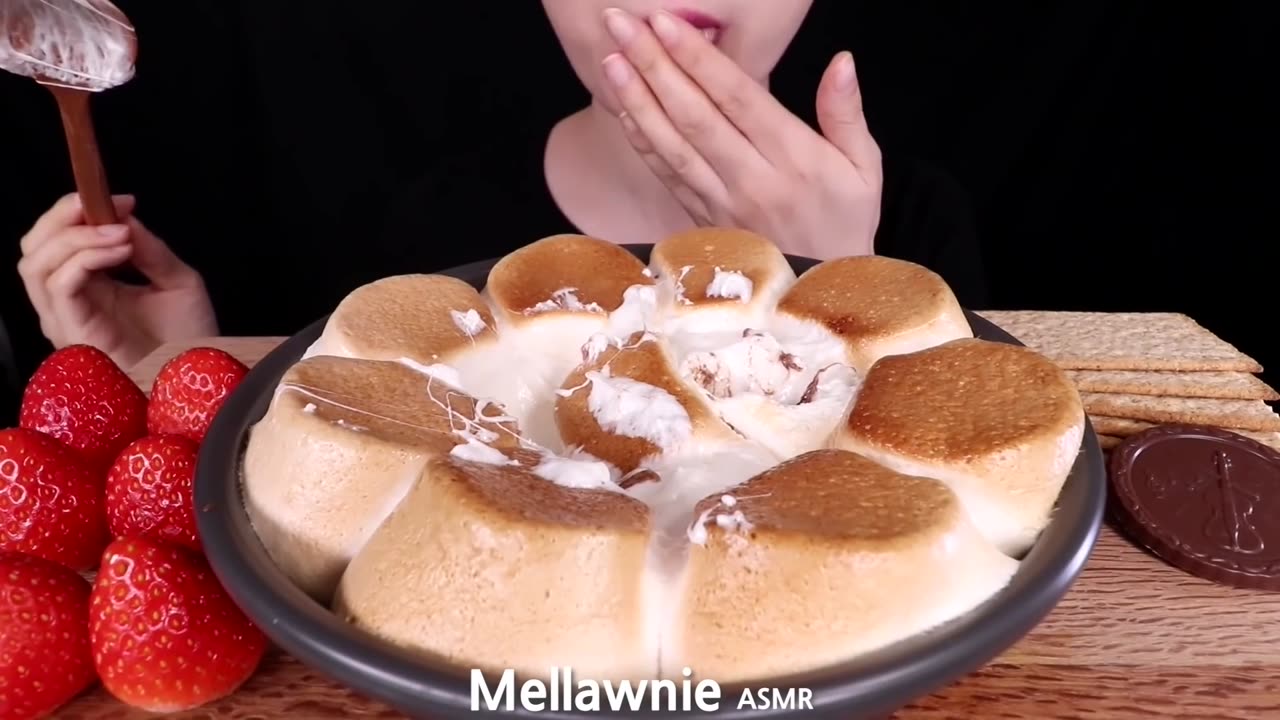ASMR MUKBANG|NUTELLA S'MORES DIP, STRAWBERRY, CHOCOLATE EATING SOUNDS
