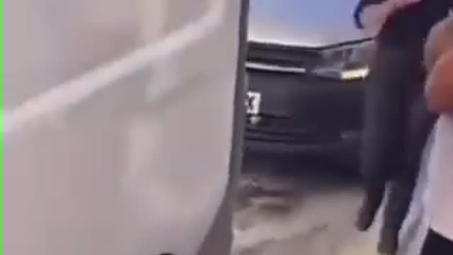 🎼🎵🎶🎶 ESTÁ LA ESCOBA, ESTÁ LA ESCOOOBAAAAA.... 🎶🎶🎵🎵🎵 (TÍTULO PARA CHILENOS.... 🤷‍♂️🤷‍♂️🤷‍♂️🤣🤣🤣)