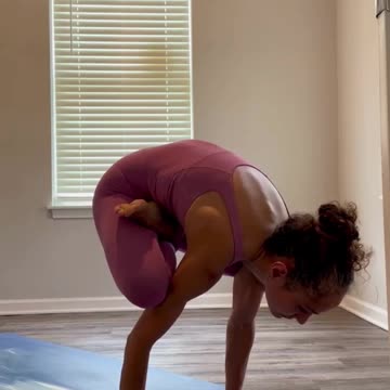 Yoga of the Day: Discover this position today! #echoplanet