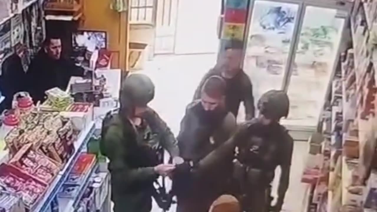 Shitraeli soldiers won against the kid while he is shopping 👍